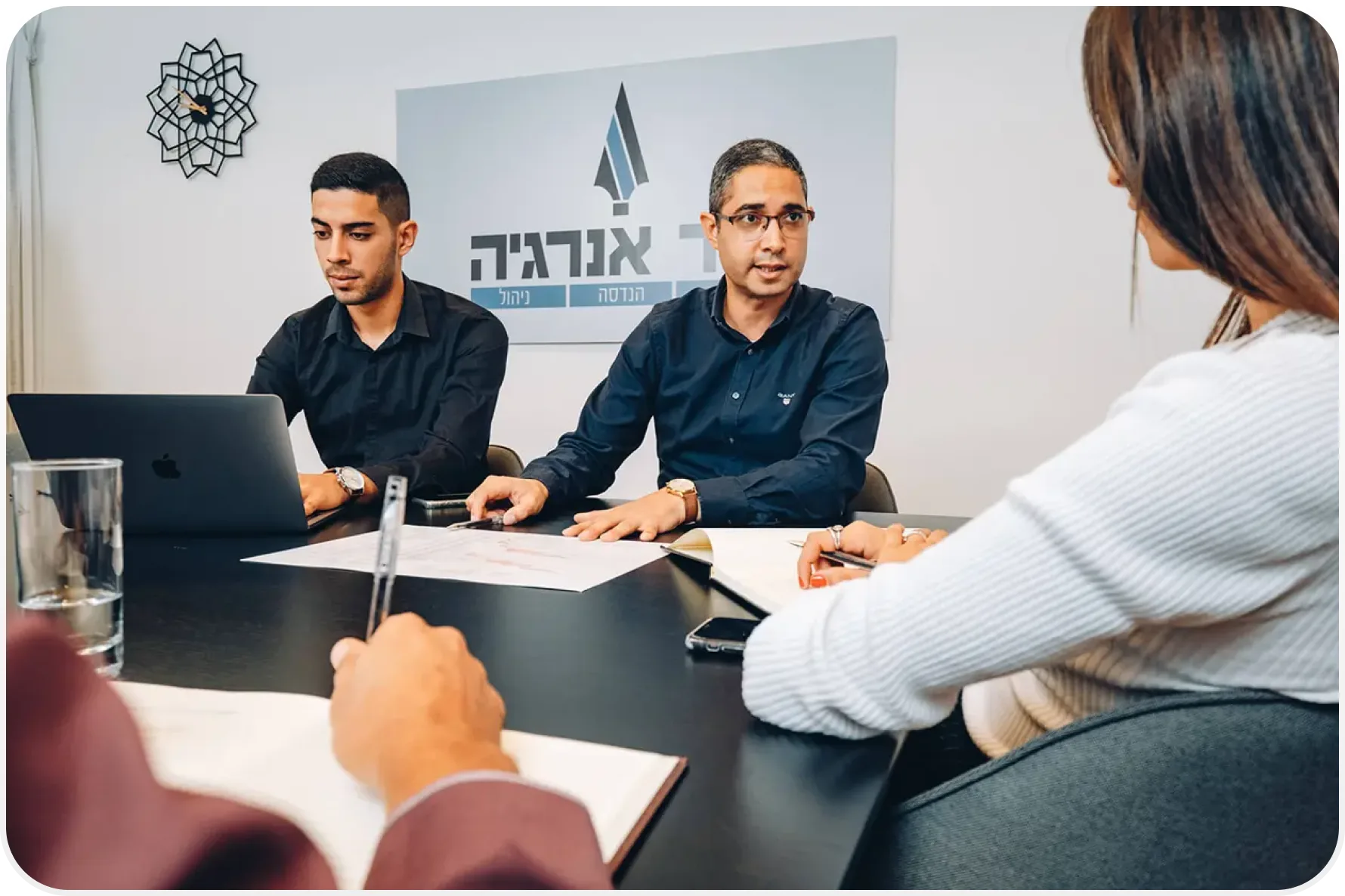 צוות המומחים